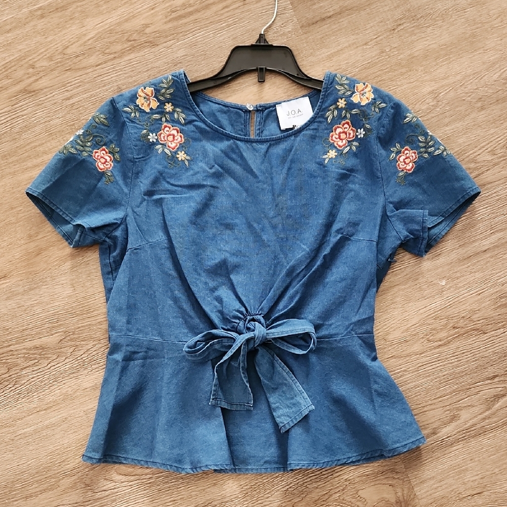 J.O.A. Blue Peplum Floral Embroidered Blouse - Women Size Medium - NWT
